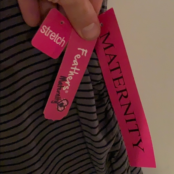 NWT Feathers Maternity Dress - Picture 3 of 3